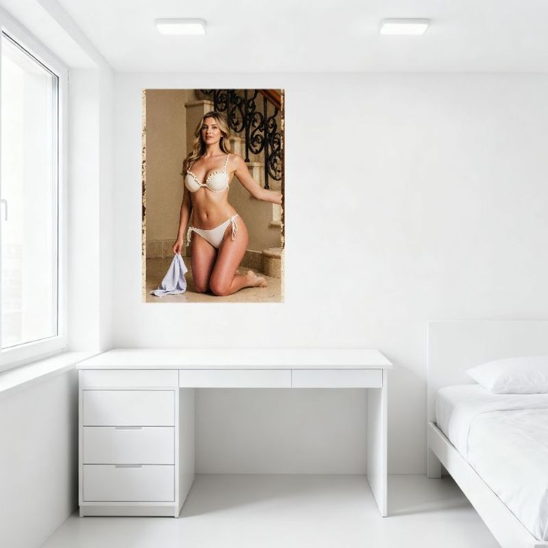 Sexy blonde Frau im Bikini auf Marmorboden Treppenszene Metallschild - Vintage Indoor Wanddeko für Heimbar Pub