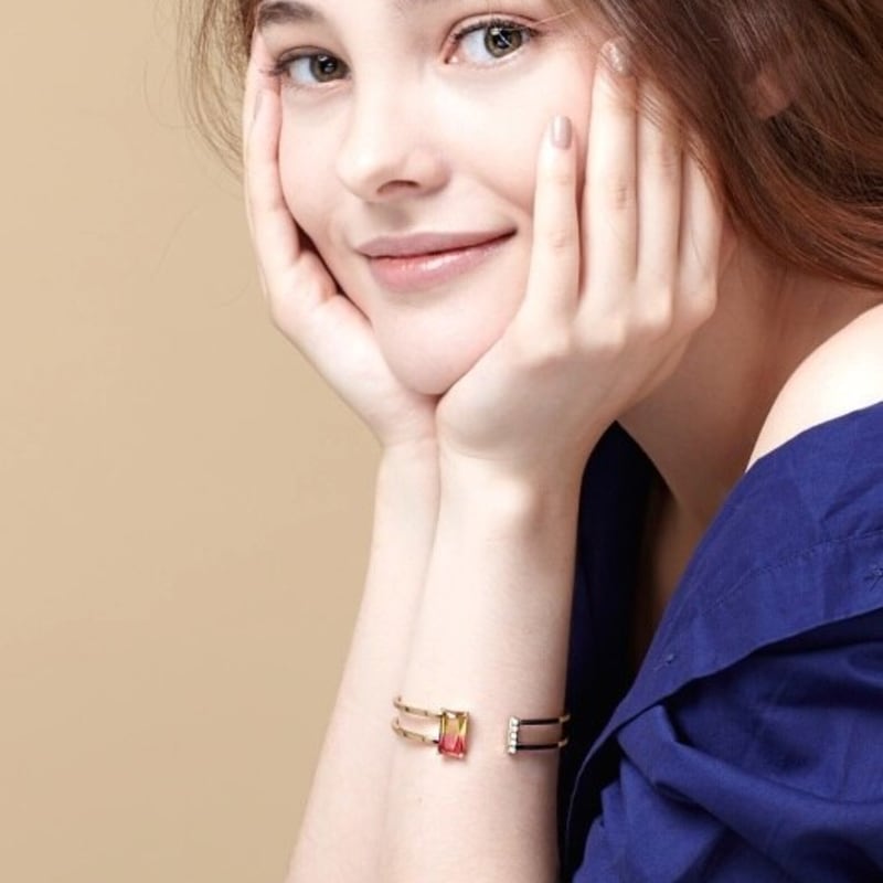 

Rita Monica JELLY Bar Line Cuff YELLOW GOLD