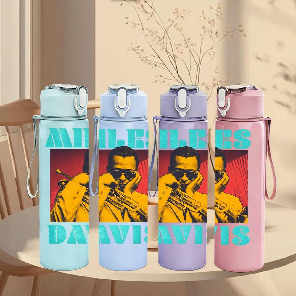 1PC Miles Davis Jazz 750ml Sports Water Bottle Leakproof Straw Lid Outdoor Office Home