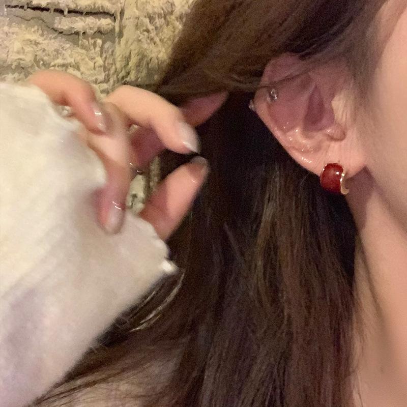 Burgundy Red Retro Dripping Oil Geometric Niche Design Earrings Women'S Light Luxury High-End Sense Small Autumn And Winter Earrings Earrings