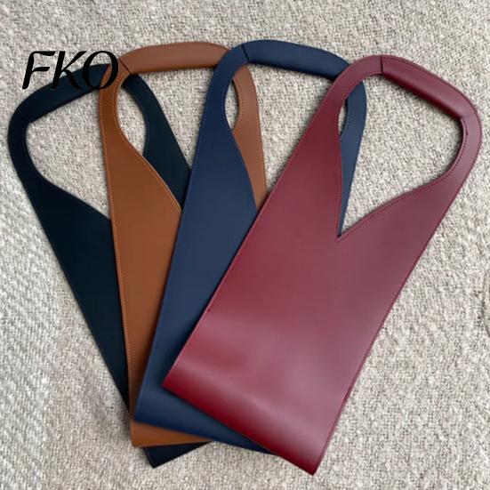 Single Wine Carrier Faux Leather Tote Bag, Portable Pouch, Waterproof Durable Bottle Holder Protector Sleeve for Champagne Beer Bag