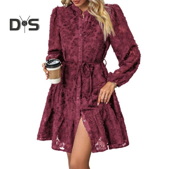 

Платье женское осень-весна с круглым вырезом, кружевной аппликацией, длинными рукавами, застежкой на пуговицы, шнуровкой на ремне, тонкой талией, А-силуэтом, большим подолом, платье миди для свиданий и вечеринок M вино красного