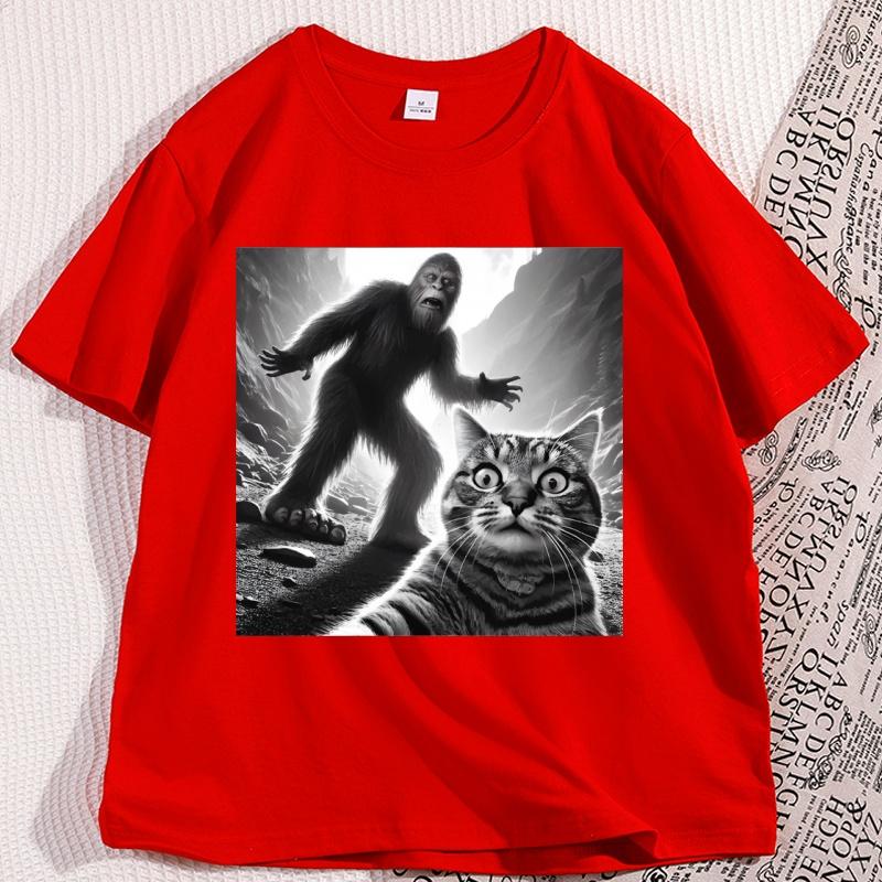 

Scared Cat Selfie with Bigfoot Retro 90s TShirt Casual Cotton Funny Cat T Shirt Cotton Short Sleeve Round Neck Male Clothes S