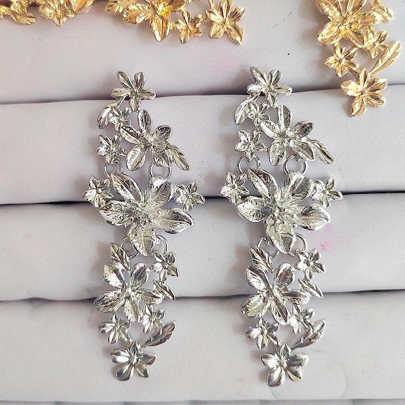 Trendy European & American Floral Alloy Stud Earrings for Women