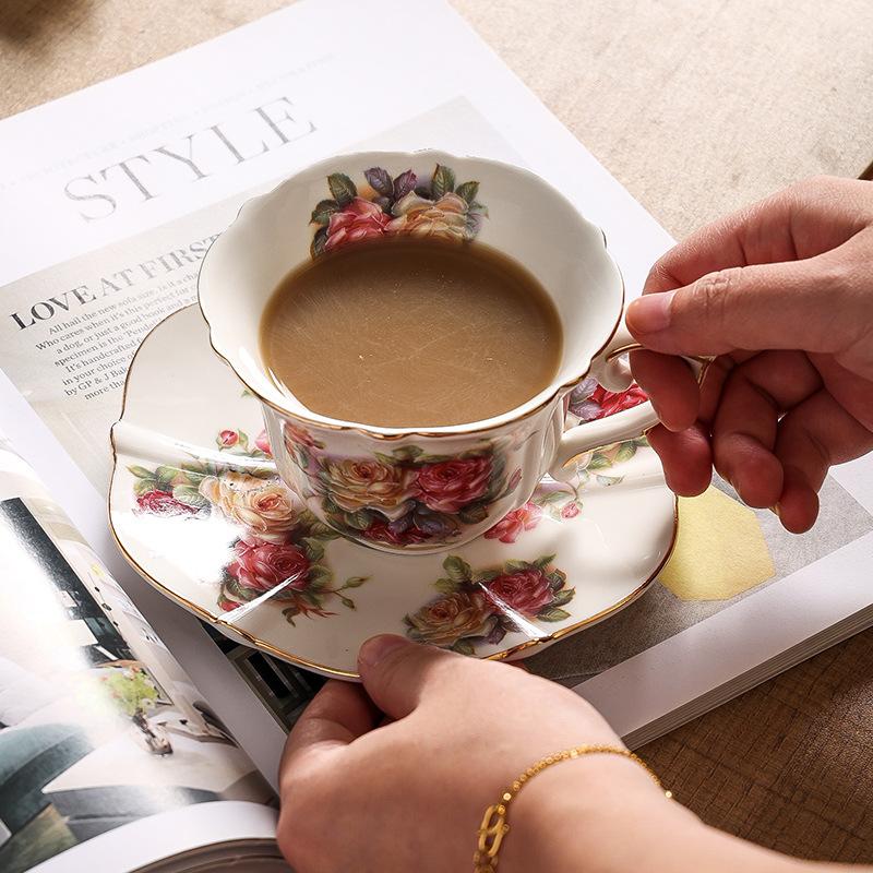 Tazze in Ceramica Stile Pastorale Europeo Tazza da Latte con Bordi Dorati Vintage Tazze da Caffè di Lusso Leggero Tazza da Colazione Articoli per Bevande da Cucina