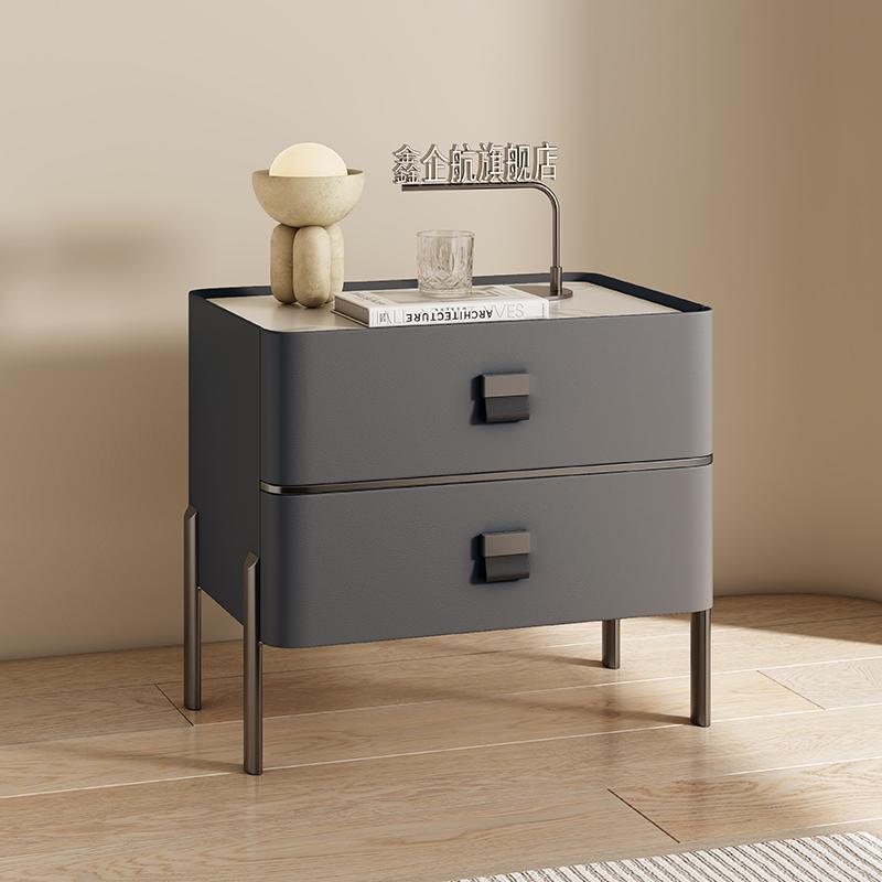 Italian Luxury Modern Minimalist Solid Wood Bedside Table High-End Solid Oak Nightstand for Main Bedroom Sofa Side Storage Box