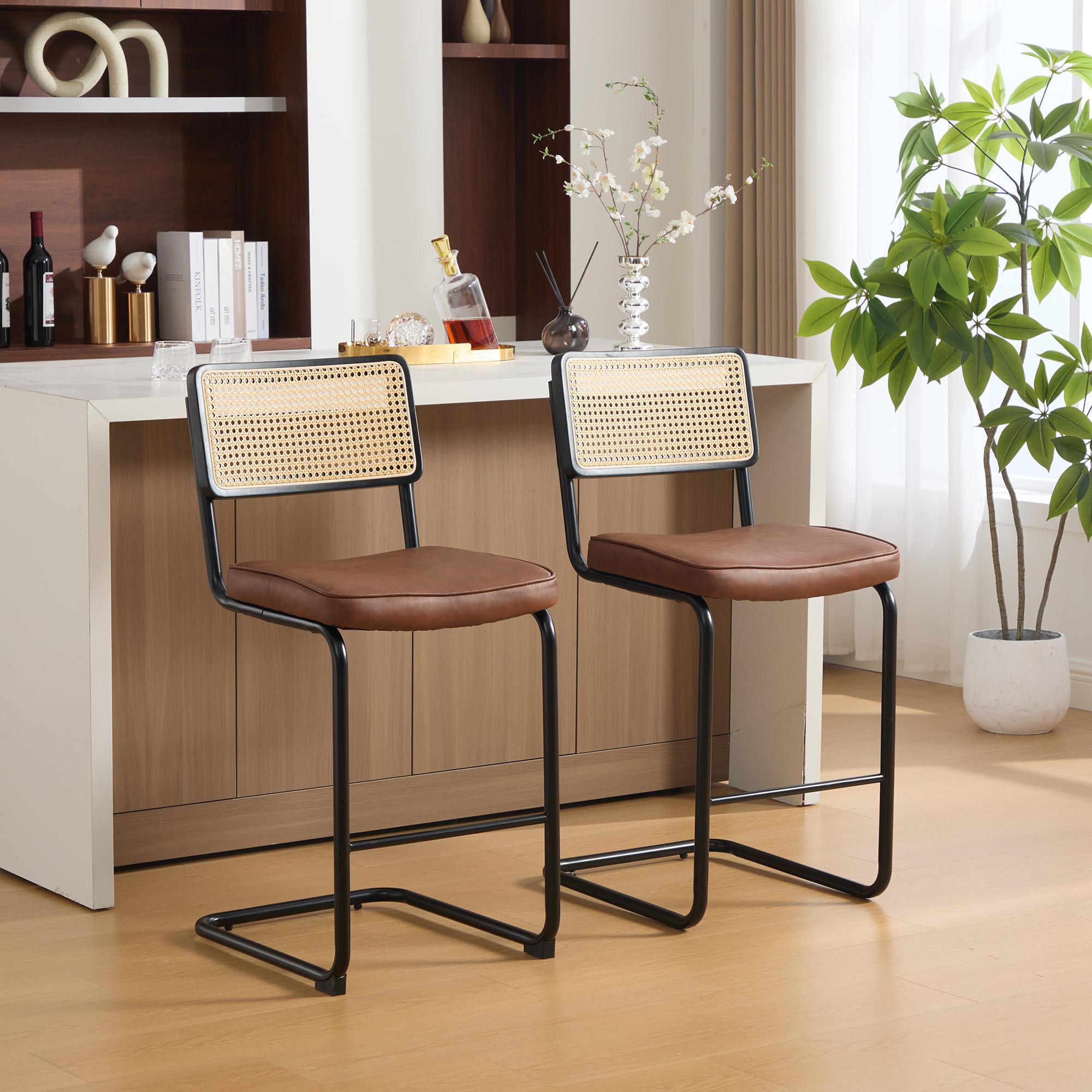 Scaun de Bar Modern cu Design Lucios, 2 Scaune per Pachet, Tapițerie din Piele PU, Spătar cu Cadru din Lemn și Aspect de Ratan, Picioare Metalice.-Maro 47 x 53.5 x 98 cm maro