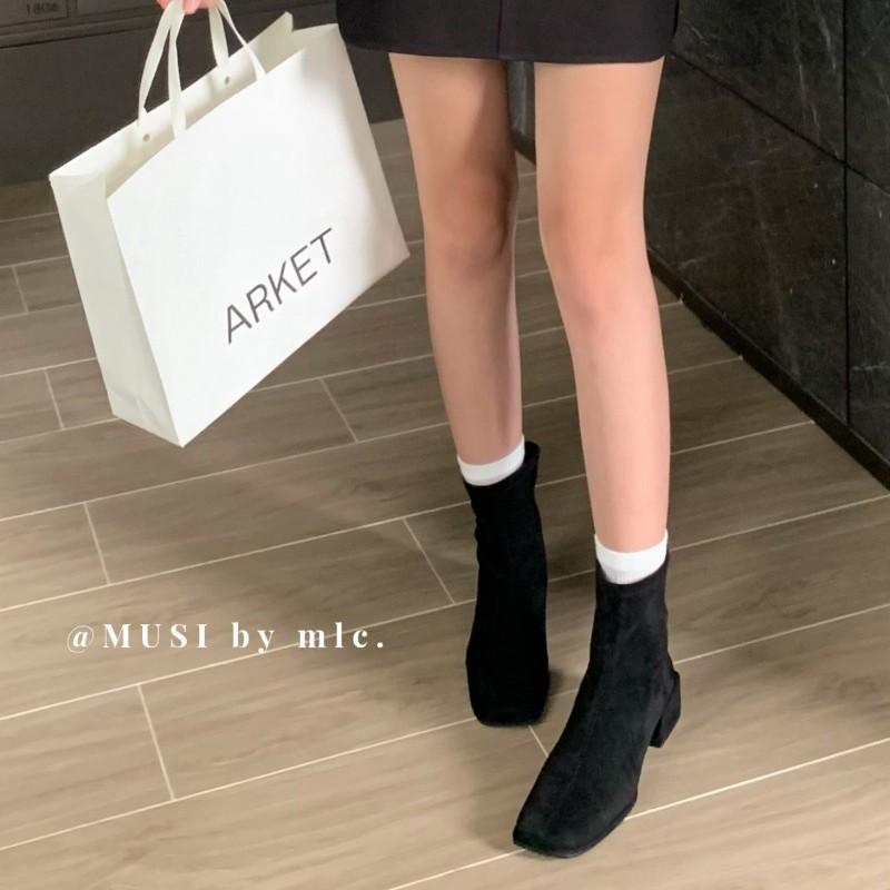 ~ Korean Version of the New Square Head Flat Bottom Thin Boots Retro Versatile Bare Boots Ankle Boots Martin Boots Short Boots