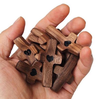 Ručně vyráběný dřevěný fidget kříž do kapsy k modlitbě konečky prstů k uvolnění stresu kříž gadget k uchopení přilnutí a modlitbě dárek pro povzbuzení