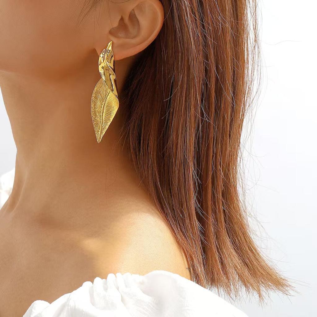 Exaggerated Vintage Irregular Leaf Alloy Earrings For Women