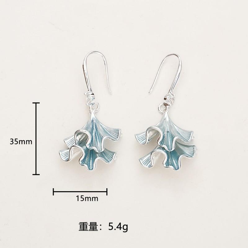 Elegant Ginkgo Leaf Earrings Women Gold Plated Copper Dainty Drop Sweet Chic Style Winter 2025 New Arrival