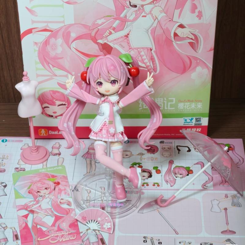 Hot! The Joy Of Genuine Blokes Overture Hatsune Miki Strawberry Cake Series Dolls Miki Movable Character Collection Gift Toys