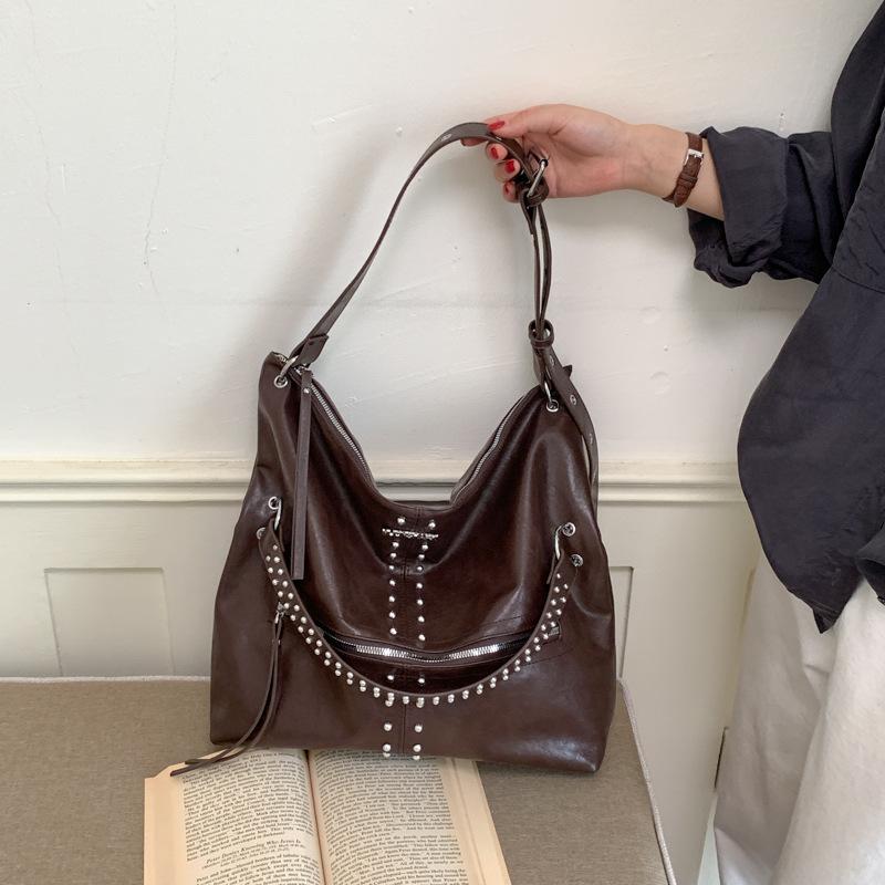 Soft Leather Rivet Tote Bag - Elegant Single-shoulder Crossbody Bag