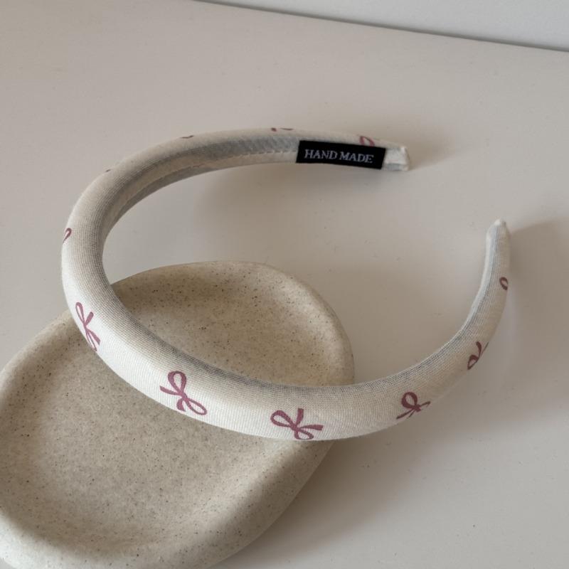 Sweet Bow Hairband for Girls with High Forehead, Suitable for Washing Face and Applying Makeup, with A Hair-styling Function.