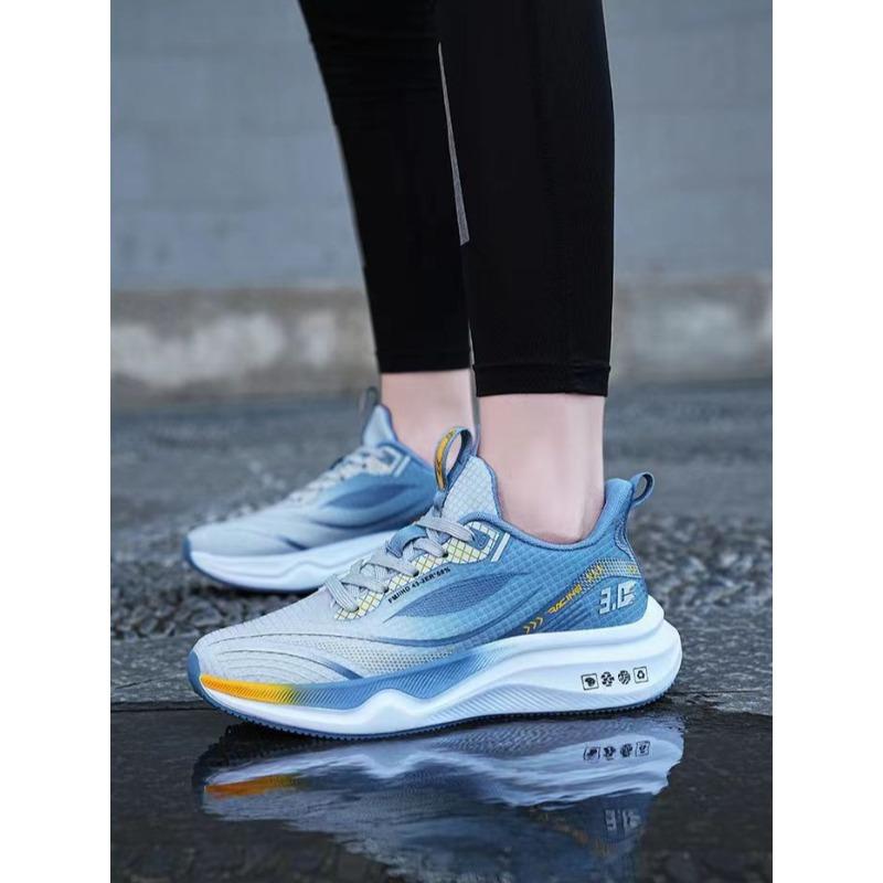 Fish Mesh Surface Men's Shoes Breathable Soft Sole Anti Slip Wear-resistant Versatile Casual Shoes Fashionable Sports Shoes 2025
