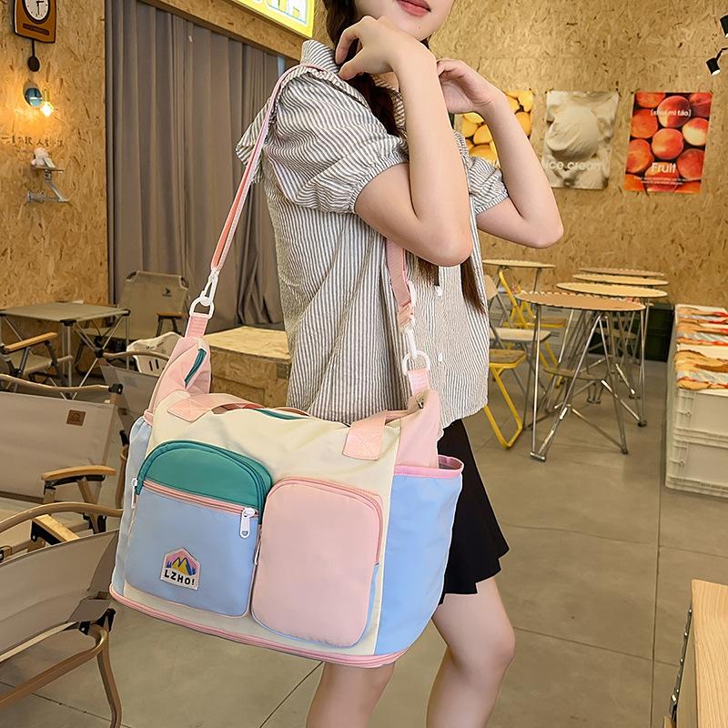 Contrasting travel bags can be expanded, lightweight sports bags, high-value large-capacity fitness bags, travel duffel bags, women