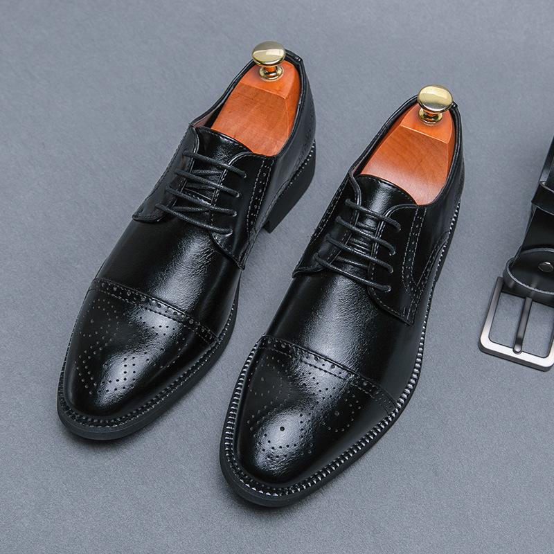Men's Shoes 46 Leather Shoes Fashion Men's Business Dress Shoes Korean Version Trend Engraved Leather Shoes