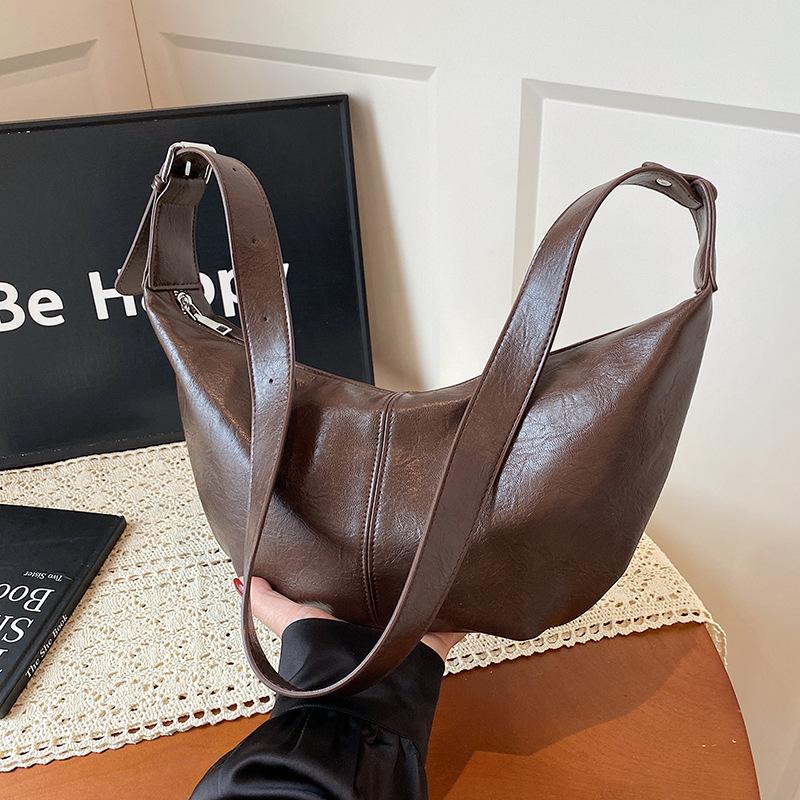 

Korean version of underarm women s bags 2025 autumn and winter new niche one-shoulder women s bags crossbody women s bags fashion pleated dumpling bag