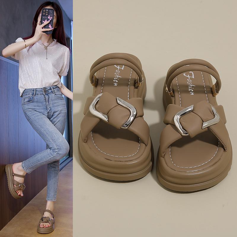Flat Shoes Female Womens Slippers Outdoor Platform Pantofle Luxury Slides Summer Beach 2025 Designer Shoes Woman 2025 Slippers F