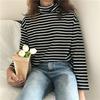 Sweter z golfem w stylu vintage w stylu jesień w paski z długim rękawem. Luźny słodki sweter Harajuku