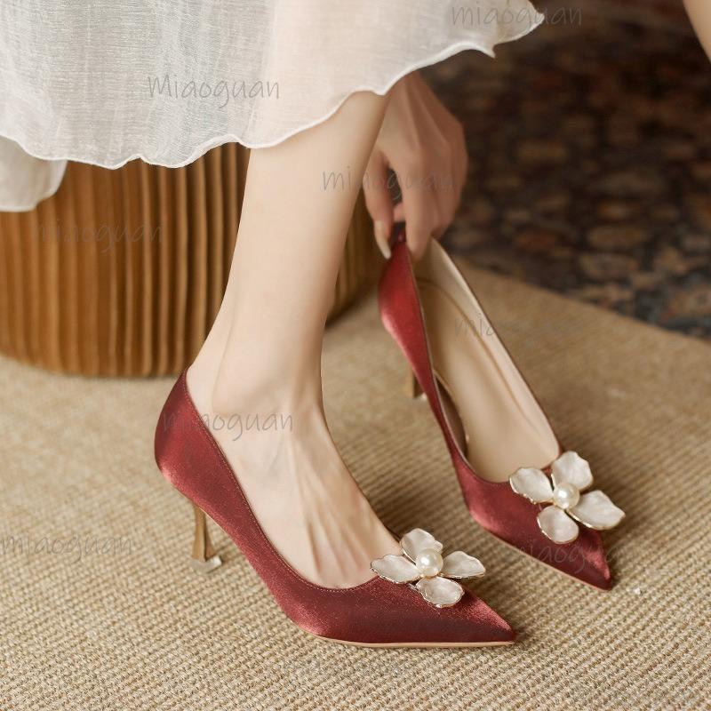 Satin White Pointed Toe Elegant Ladies High Heels Pearl Flower Decors Bridal Shoes Luxury Fashion Heeled Pumps Tacones Mujer