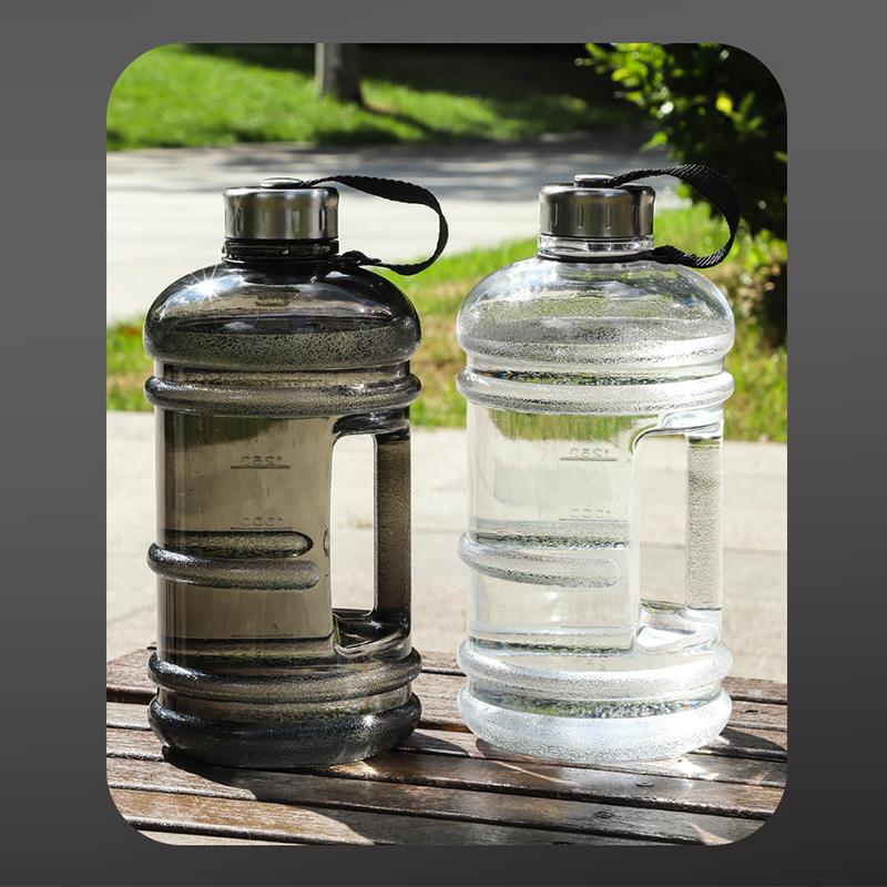2L Tragbare Wasserflasche Großes Fassungsvermögen Training Sport Workout Trinkflasche Shakerflasche mit Griff Outdoor Trinkwerkzeuge