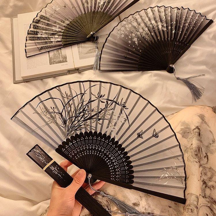 Ancient Style Bamboo Folding Fan: Classical Chinese Dancing and Photography Prop