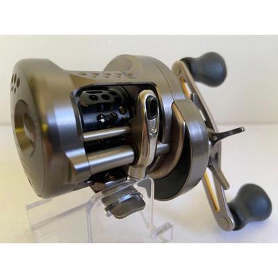 Used Shimano 17 Calcutta Conquest BFS HG-LEFT