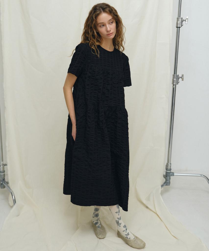 Mais Half Sleeve Seersucker Maxi Dress / Black