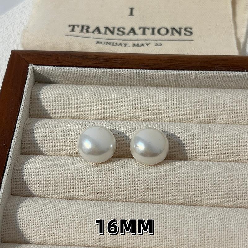 Wine red pearl mosquito coil disc ear clips, no ear piercings, painless earrings, simple and fashionable commuter temperament stud earrings