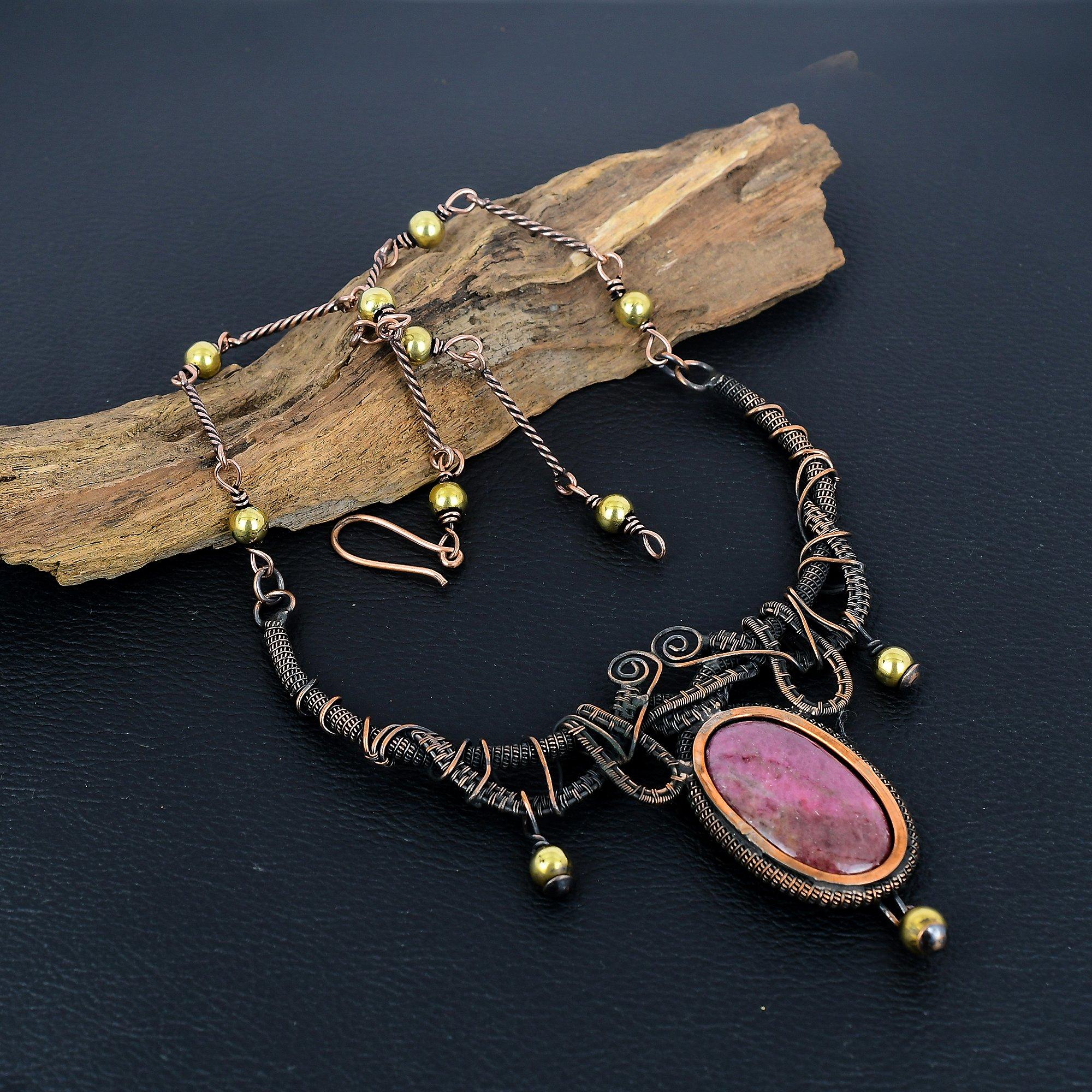 

Родонитовая подвеска, ювелирное изделие из драгоценного камня, подвеска, обернутая медной проволокой 999 пробы, регулируемая цепочка ручной работы, подарок для жены, ювелирное изделие