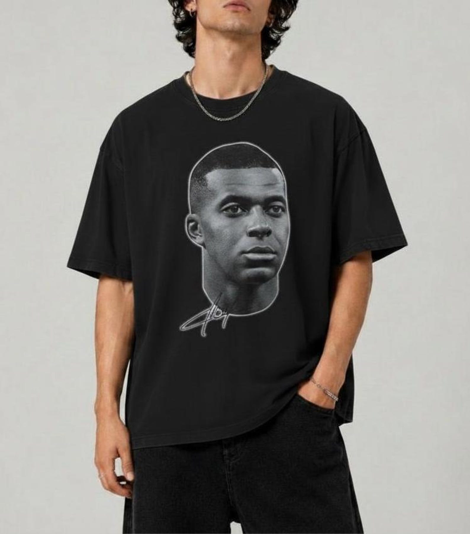 Kylian Mbappé Graphic T-Shirt, Vintage Soccer Portrait Tee, Oversized Football Fan T-Shirt, Streetwear Sports Tee, Football Fan Gift XL