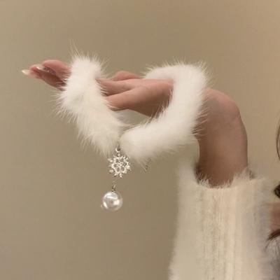 Koreaanse Elegante Veer Pluche Sneeuwvlok Choker voor Vrouwen Mode Parel Kwast Ketting Bruiloft Feest Sieraden Cadeaus Zwart Wit