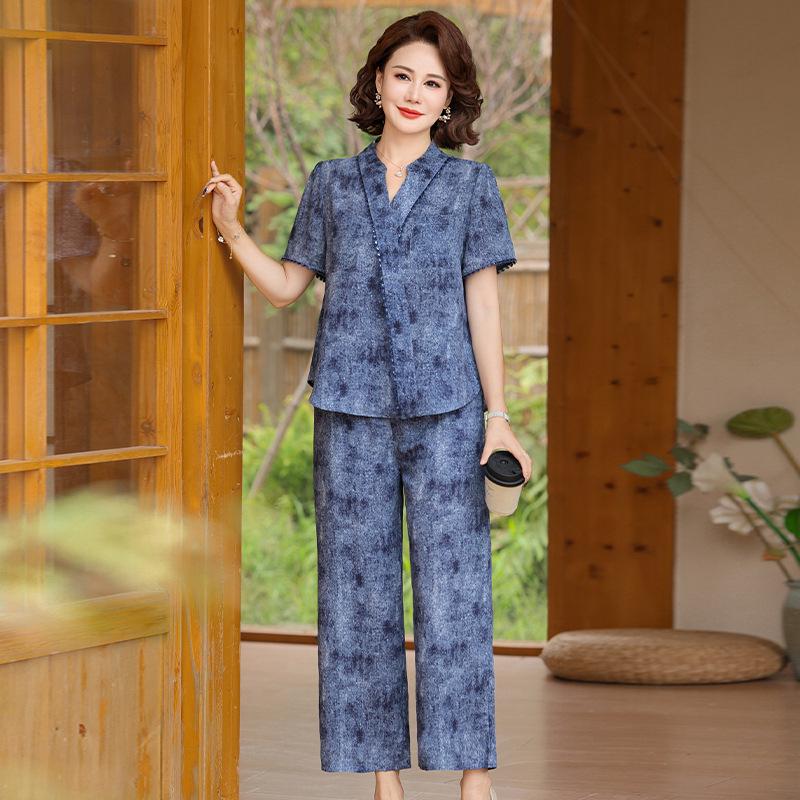 

2026 Chic Summer Two-Piece Set for Middle-Aged and Elderly Women - Loose, Short-Sleeved Fashion. 5XL [Recommended 145-160 Jin]