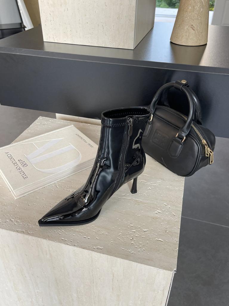 2025 new pointed thin high heel side zipper patent leather low tube received Martin thin women's short boots