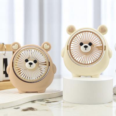 Yeni Tasarım Sevimli Ayı Şekli Elektrikli Fan Kawaii Masa Dekoru Taşınabilir 3 Hızlı Şarj Edilebilir Yaz Soğutma Ekipmanı Ofis/Ev Kullanımı Hediye