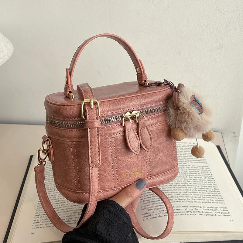 2025 Trend Simple Fashion Retro Maillard Hand Carry Box Bag Versatile Commuter Premium Messenger Women's Bag
