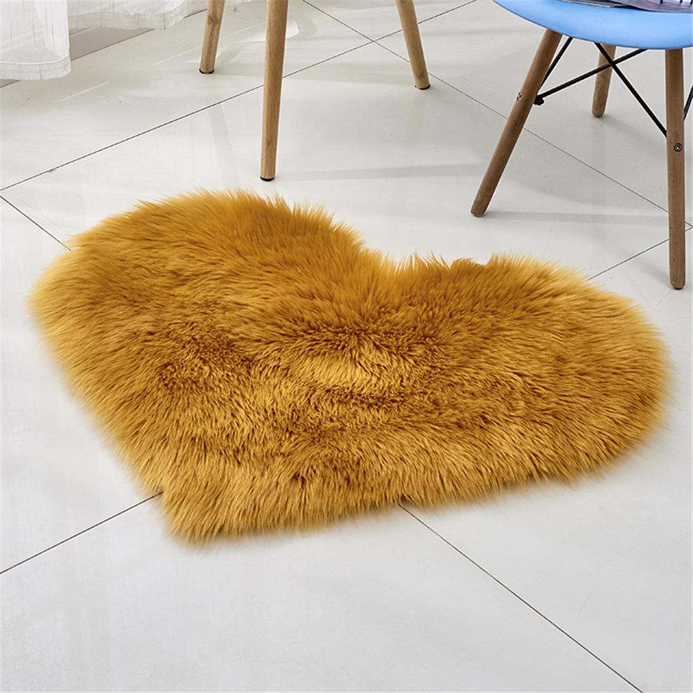2025 Faux Wool Heart-Shaped Rug and Blanket for Living Room