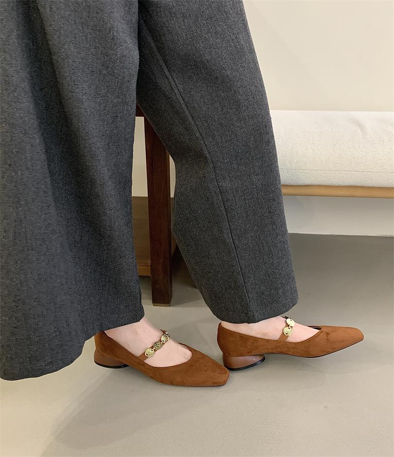 

2025 autumn new niche design square head Mary Jane shoes women s multi-treasure shoes retro flat shoes shallow mouth women s single shoes 39 темно-коричневого