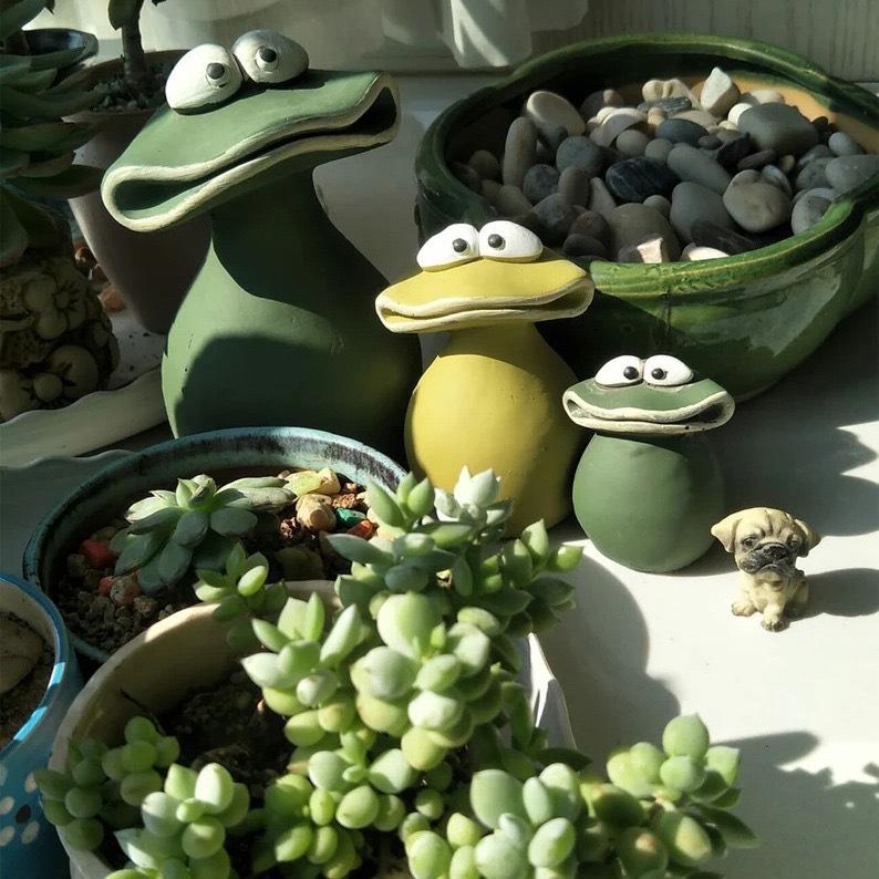 Cross-border Big Mouth Frog Parody Figurine - Cute Resin Home & Garden Decor