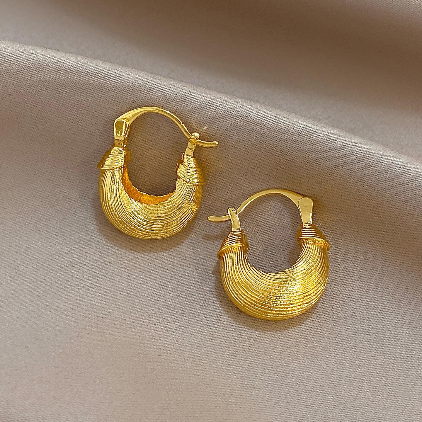 

European Oval Earrings: Simple, Versatile Gold-Plated Design with 925 Silver Needle Backs for Women
