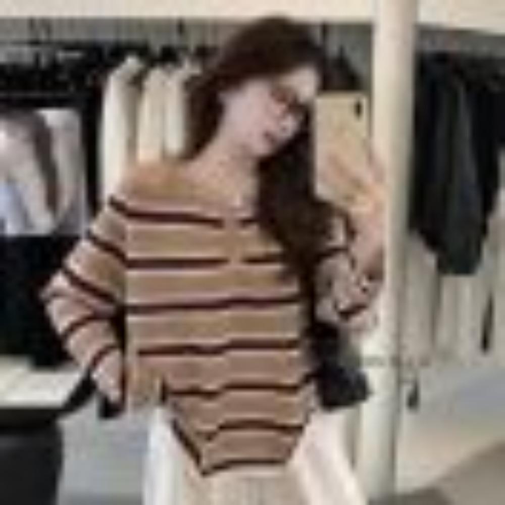 

Ранняя осень Новинка Ретро Горячая девушка Свободный Повседневный С открытым плечом Полосатый Вязаный свитер для женщин One size хаки