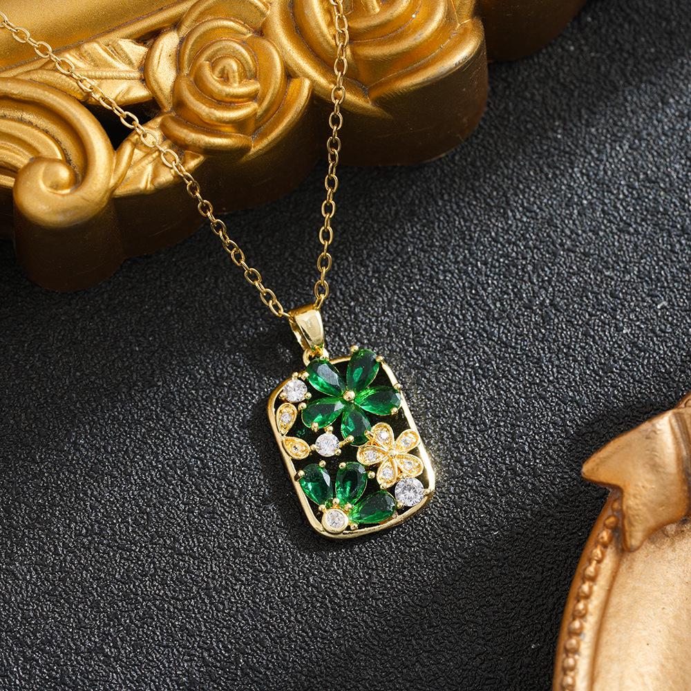 Elegant Floral Necklace: High-End, Personalized Design Clavicle Chain for Women