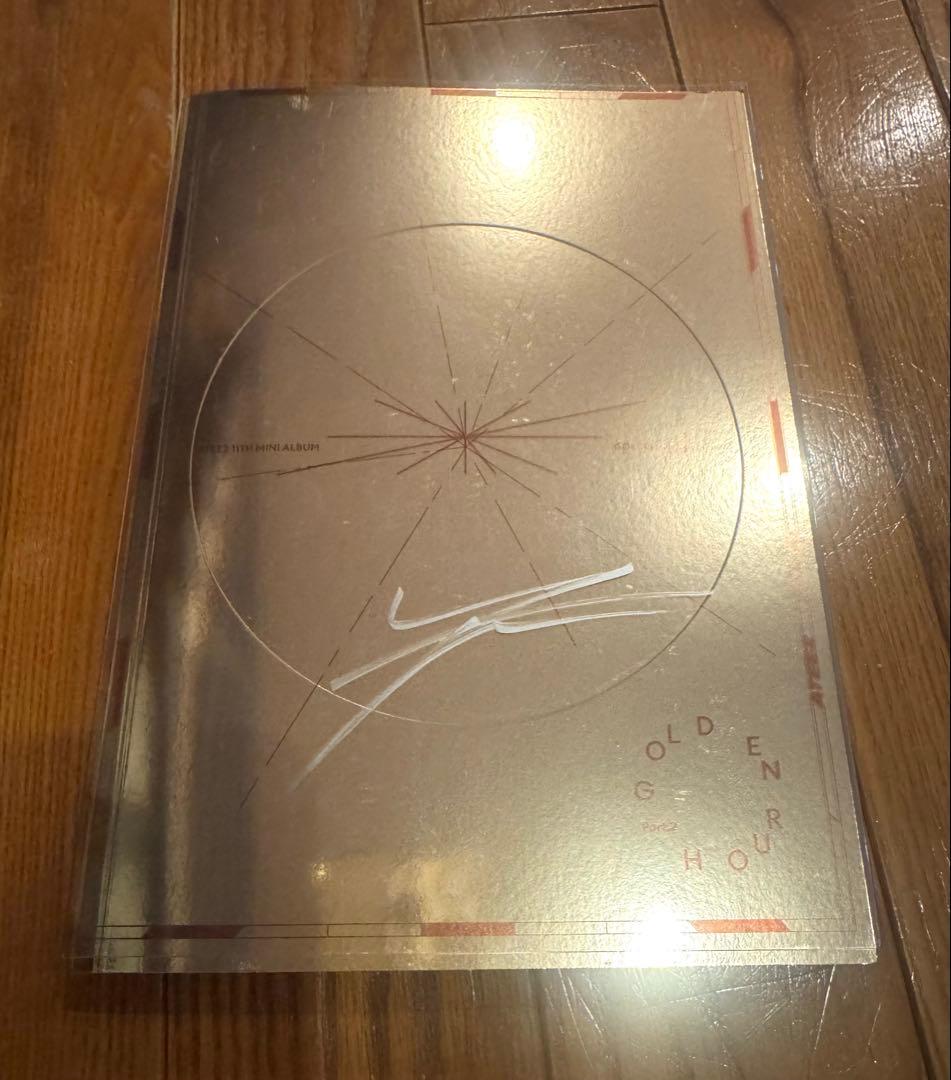 

[USED] ATEEZ hello82 GH2 US purchase, autographed by Yunho Yunho