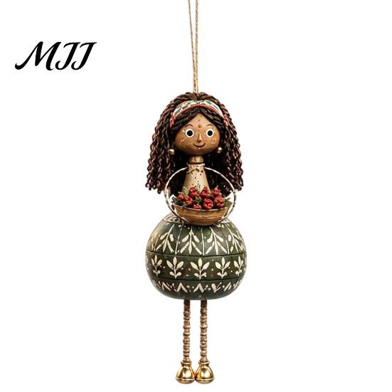 Decorazione Artistica da Interno ed Esterno Mano?Ornamento Appeso Bambola Etnica Dipinta, Ciondolo Stile Popolare con Campanella e Cesto, Statuetta Rustica Fantasiosa per la Casa Boho