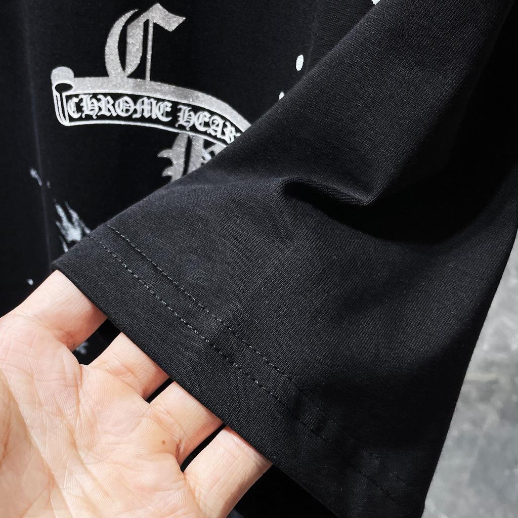 8735 CHROME HEARTS Léto 2026 Nové Vysoce Kvalitní Bavlna Kulatý Výstřih Volné Velký Rozměr Pánské a Dámské Tričko Pár Tričko