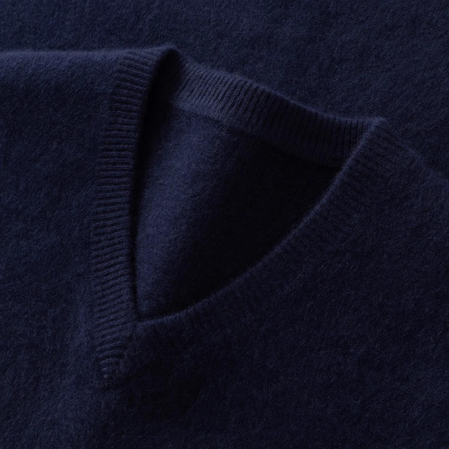 2025 Autumn/Winter Men s V-neck Cashmere Long-sleeve Pullover Knitwear XXXL
