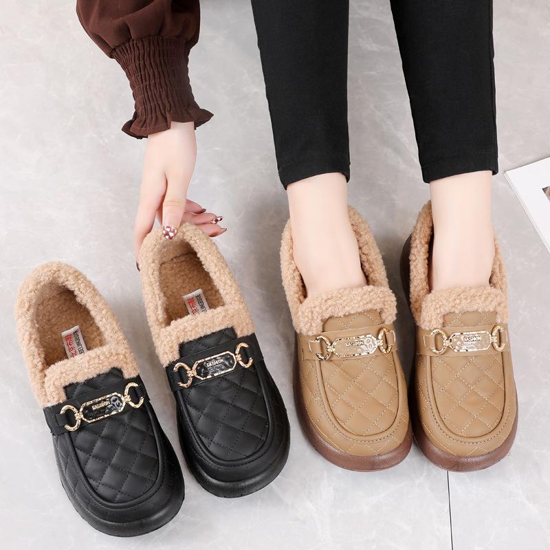 Gamla Beijing bomullsskor dam vinterkläder 2025 nya sammet förtjockade en-pedals loafers fashionabla varma Doudou skor