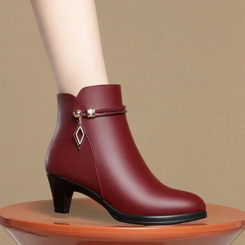 Short Boots Women's  Autumn and Winter New Cotton Shoes Women's Leather Boots with Velvet Fashion Women's Boots