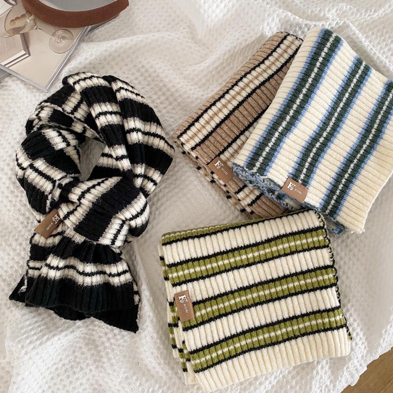 Black and white plaid wool short small scarf women's winter warm versatile striped plaid knitted couple scarf